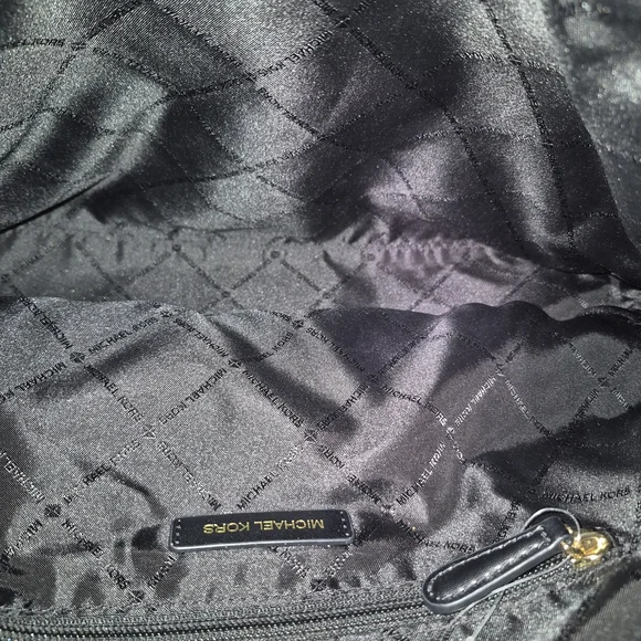 Michael Kors Cream and Black Women's Bag - Picture 6 of 7